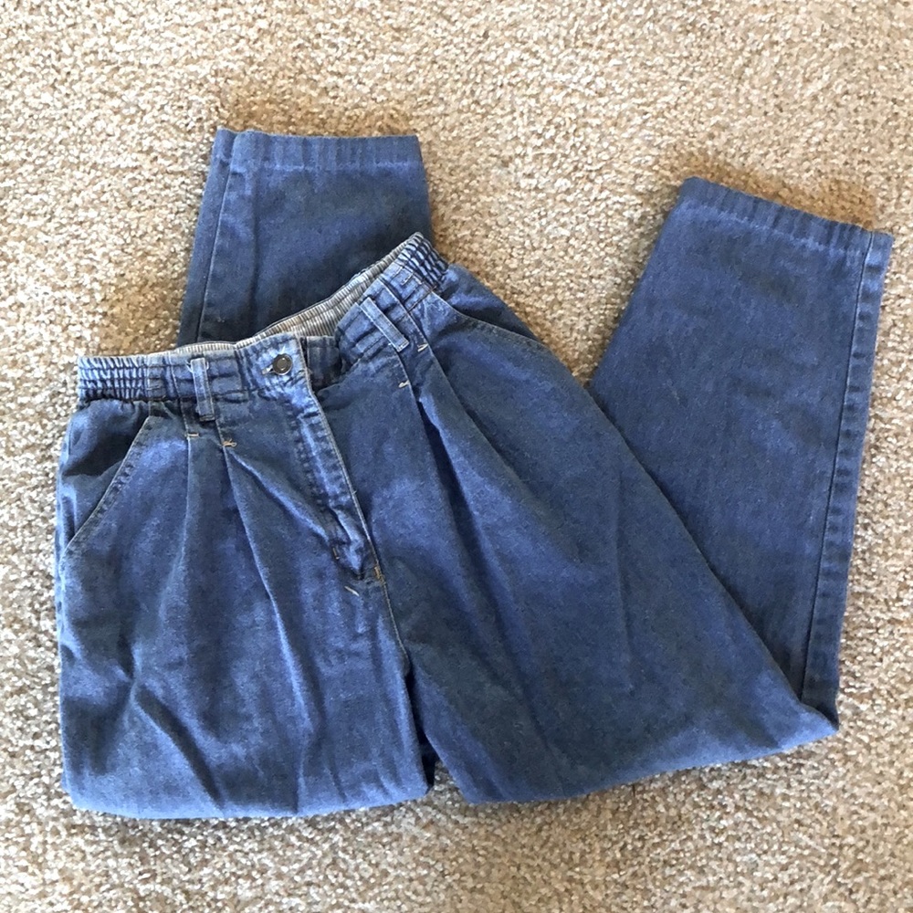 Studio Wear Hi-Rise Mom Jeans